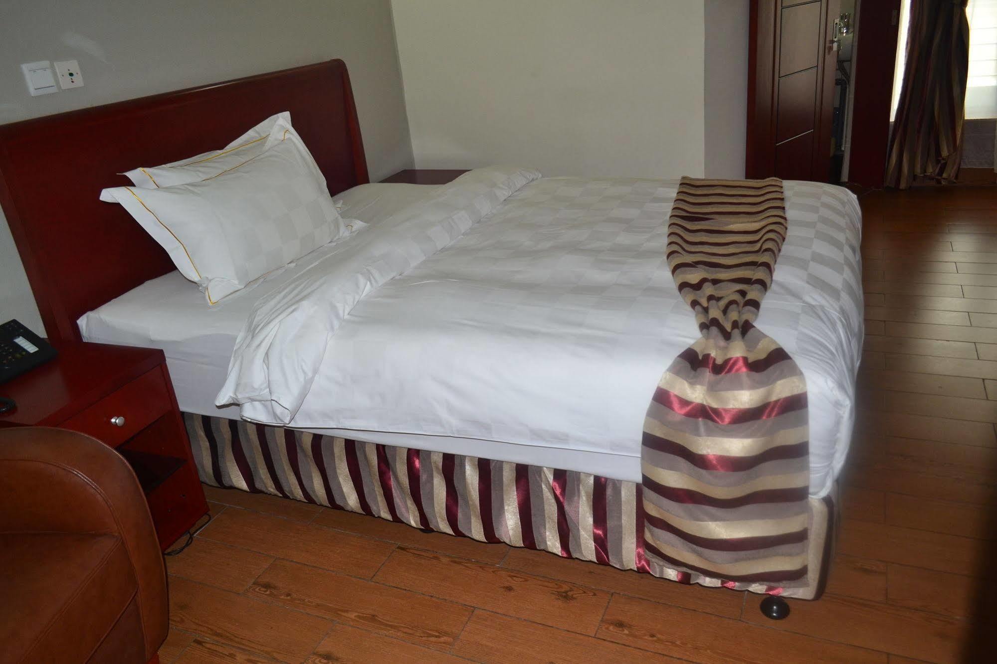 Hotel La Falaise Yaounde Luaran gambar