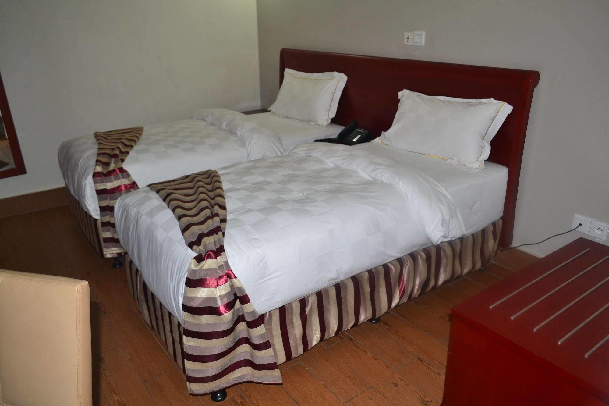 Hotel La Falaise Yaounde Luaran gambar