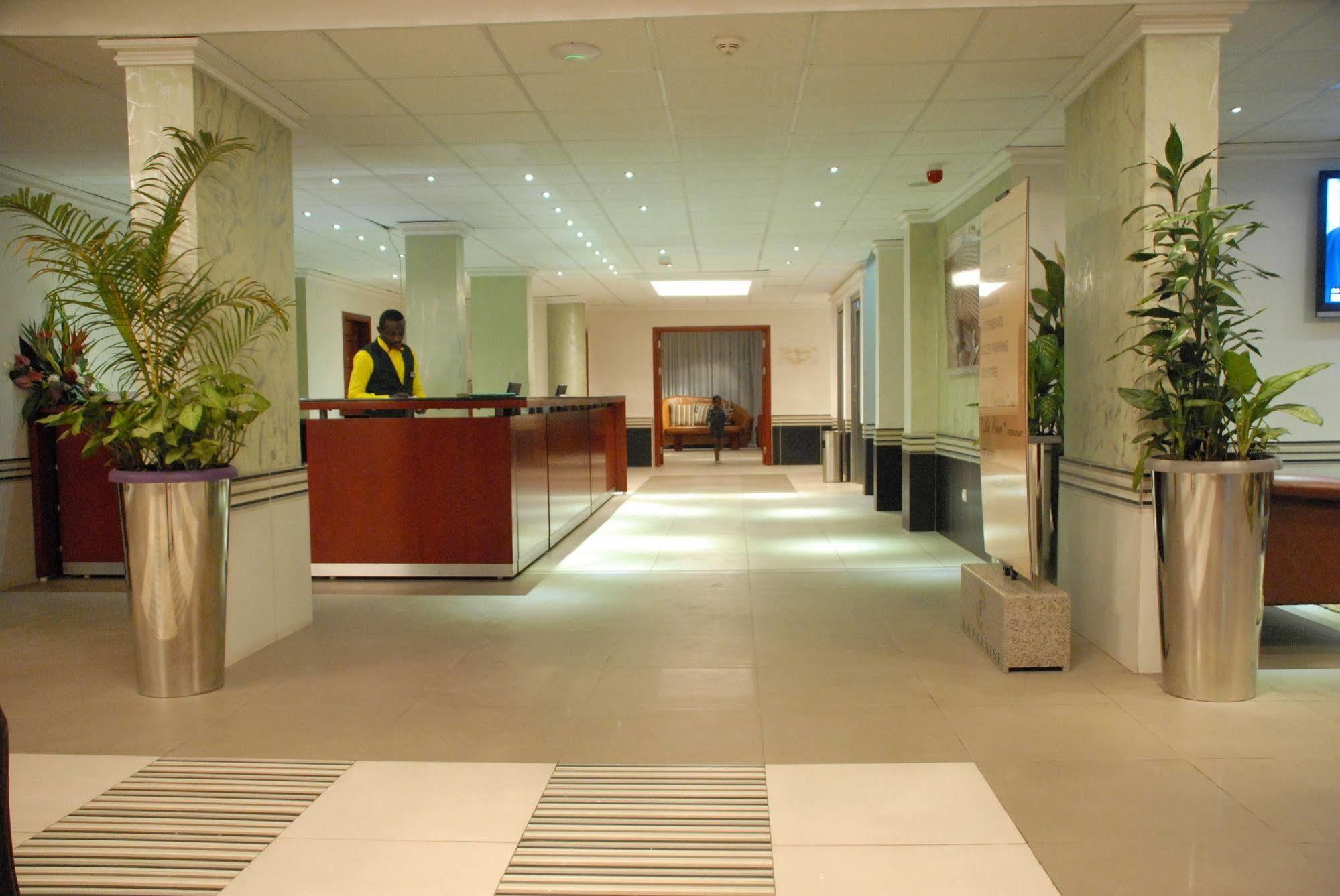 Hotel La Falaise Yaounde Luaran gambar